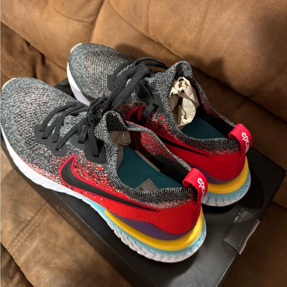 Nike Epic React Flyknit 2 Shoes - Picture 2 of 2